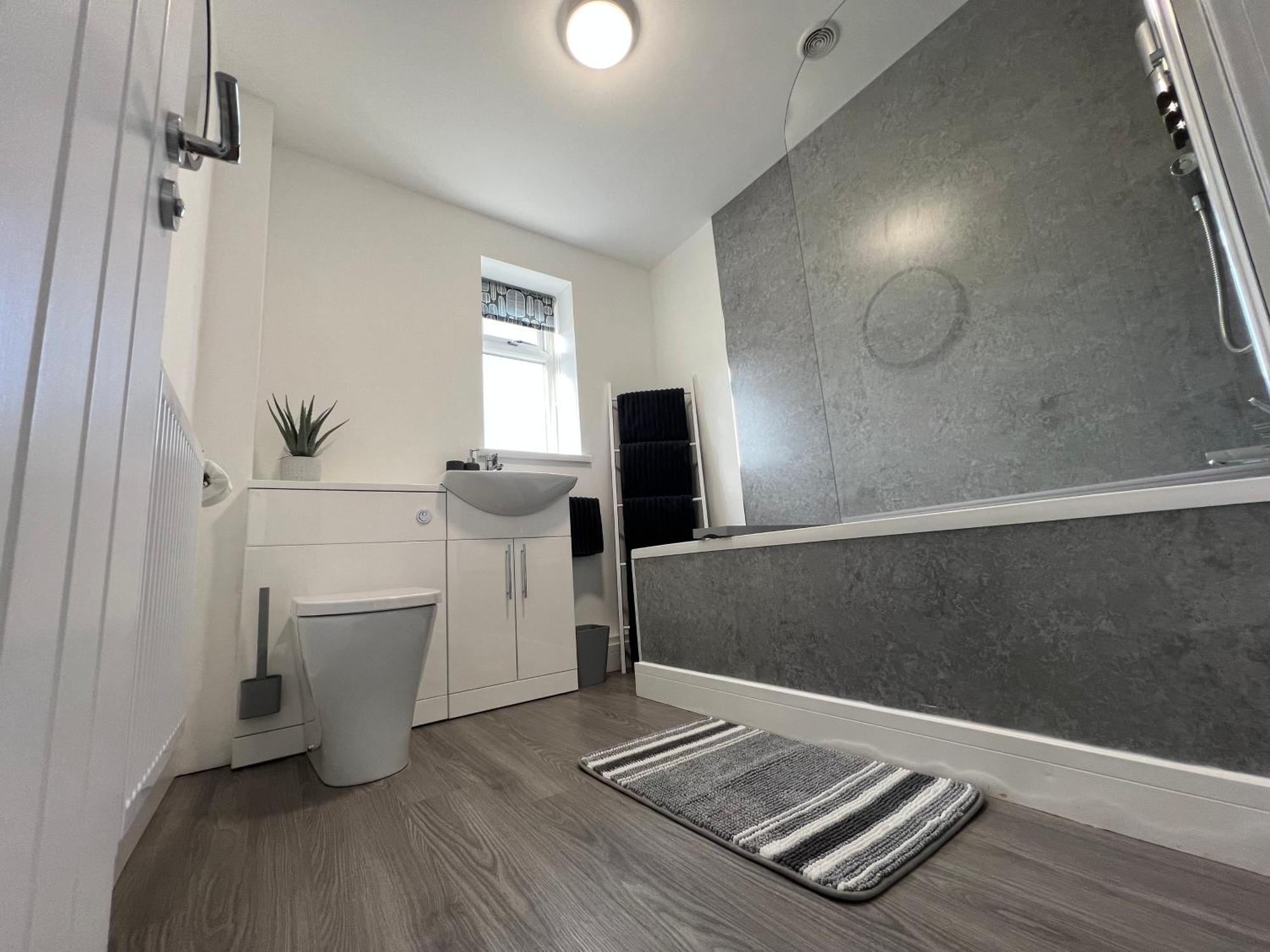 Modern, Two Double Bedroom House With Free Parking Chepstow Exteriér fotografie