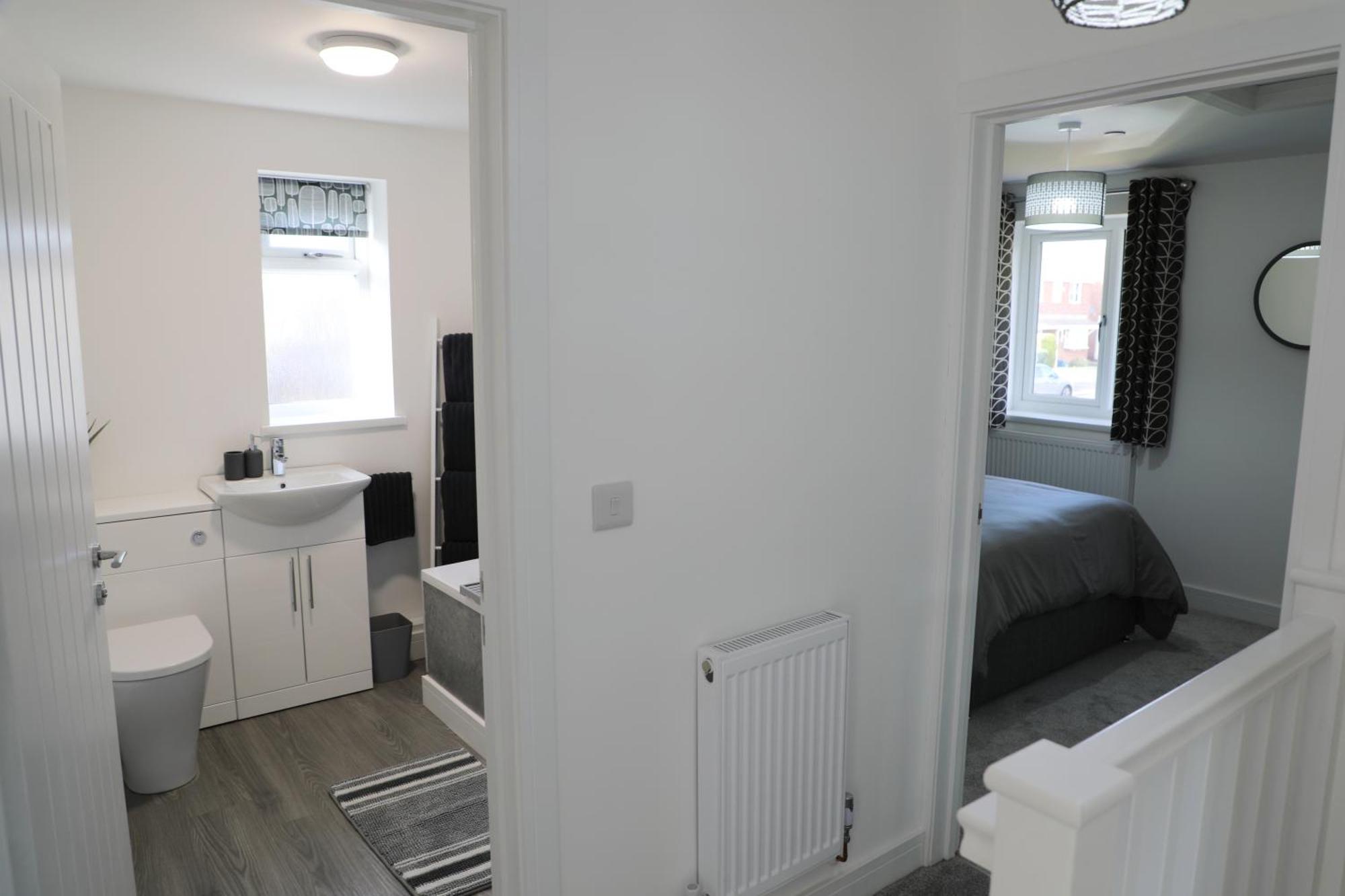 Modern, Two Double Bedroom House With Free Parking Chepstow Exteriér fotografie